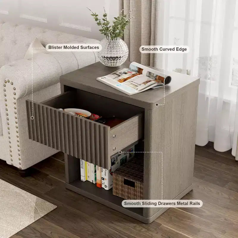 Une grande table de chevet pour la chambre, une table de chevet moderne avec tiroirs et une petite table d'appoint de canapé en bois de style médiéval