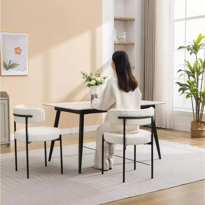 Chaise de salle à manger moderne en tissu à dossier rond, avec coussins épais et pieds en métal ; chaise d'appoint confortable pour la cuisine ou le salon