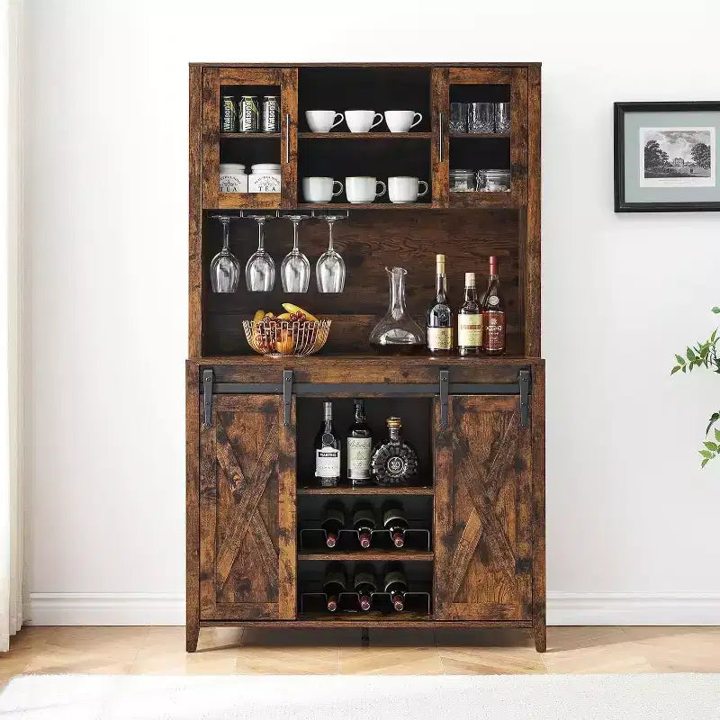 Cave à vin de 70 pouces avec armoires de rangement, porte coulissante façon grange, étagères réglables et porte-verres